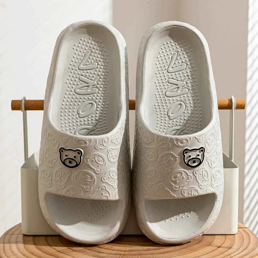 Cozy Bear Print Slippers™